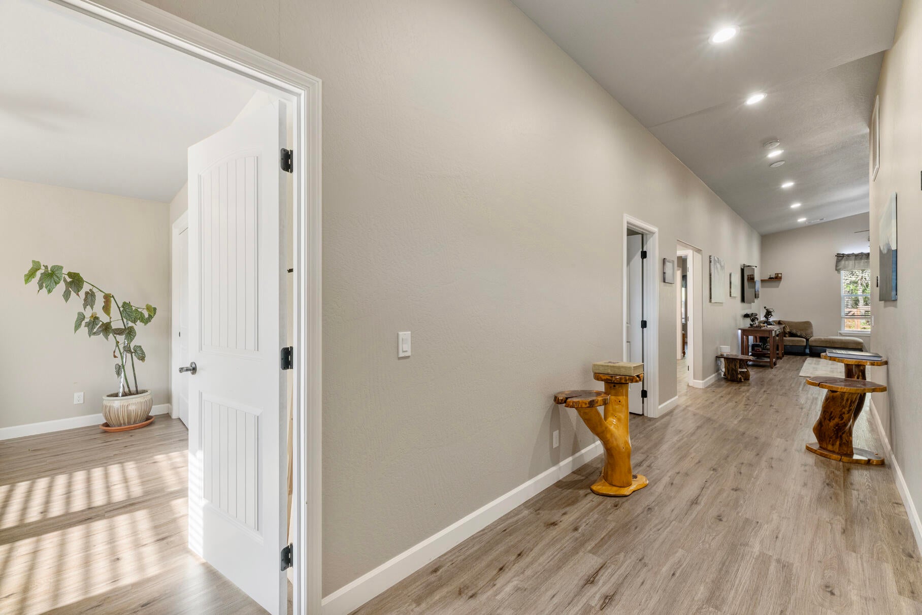 371 Cedar Ridge Cave Junction, OR 97523 - Photo 6 of 40 Entry way