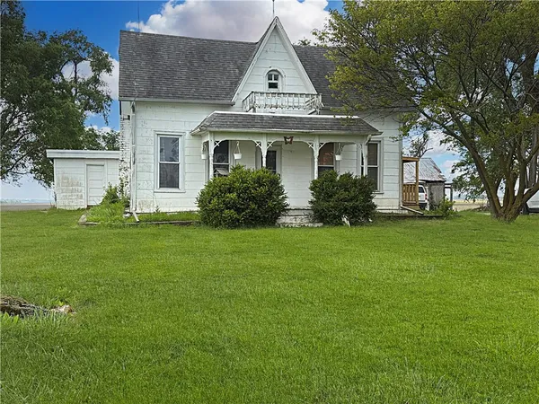 $120,000 | 21156 County Road, Ashmore, IL 61912