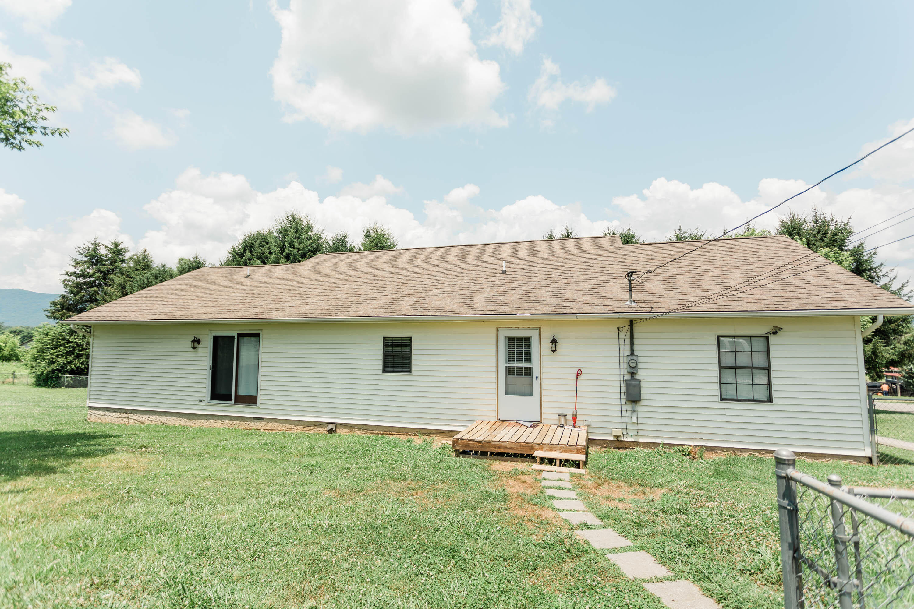 234 Sharp Acres Speedwell, TN 37870 - Photo 2 of 27 5R9A1379