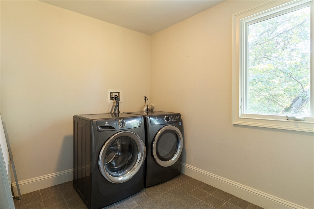 103 Levbert Road, Unit 103 Newton, MA 02459 - Photo 26 of 39