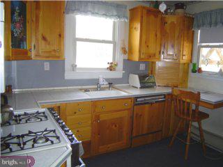 704 Grant Avenue Willow Grove, PA 19090 - Photo 4 of 4 Gallery Image 4
