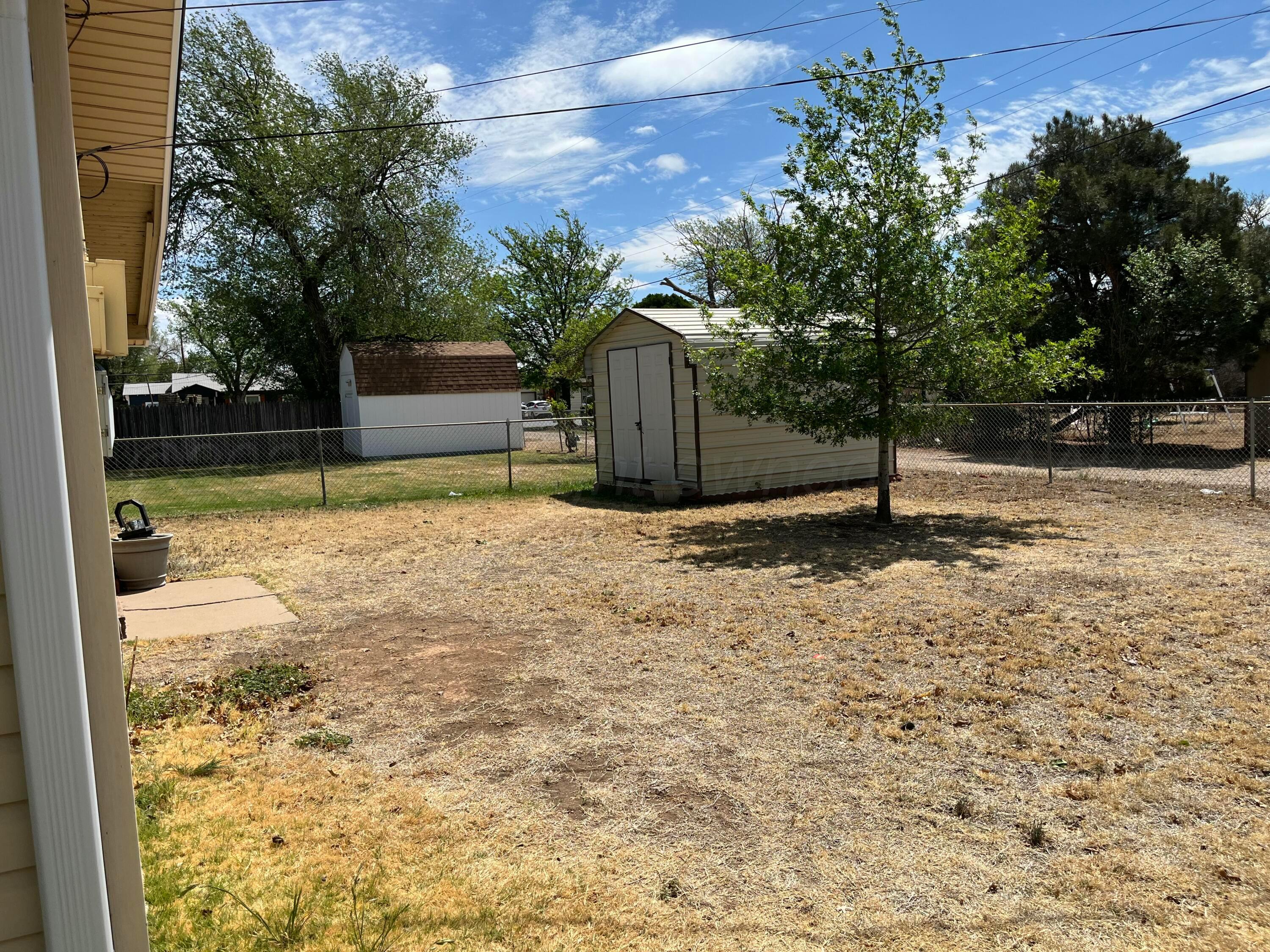 5105 James Avenue Amarillo, TX 79106 - Photo 17 of 21 a view of a backyard of the house