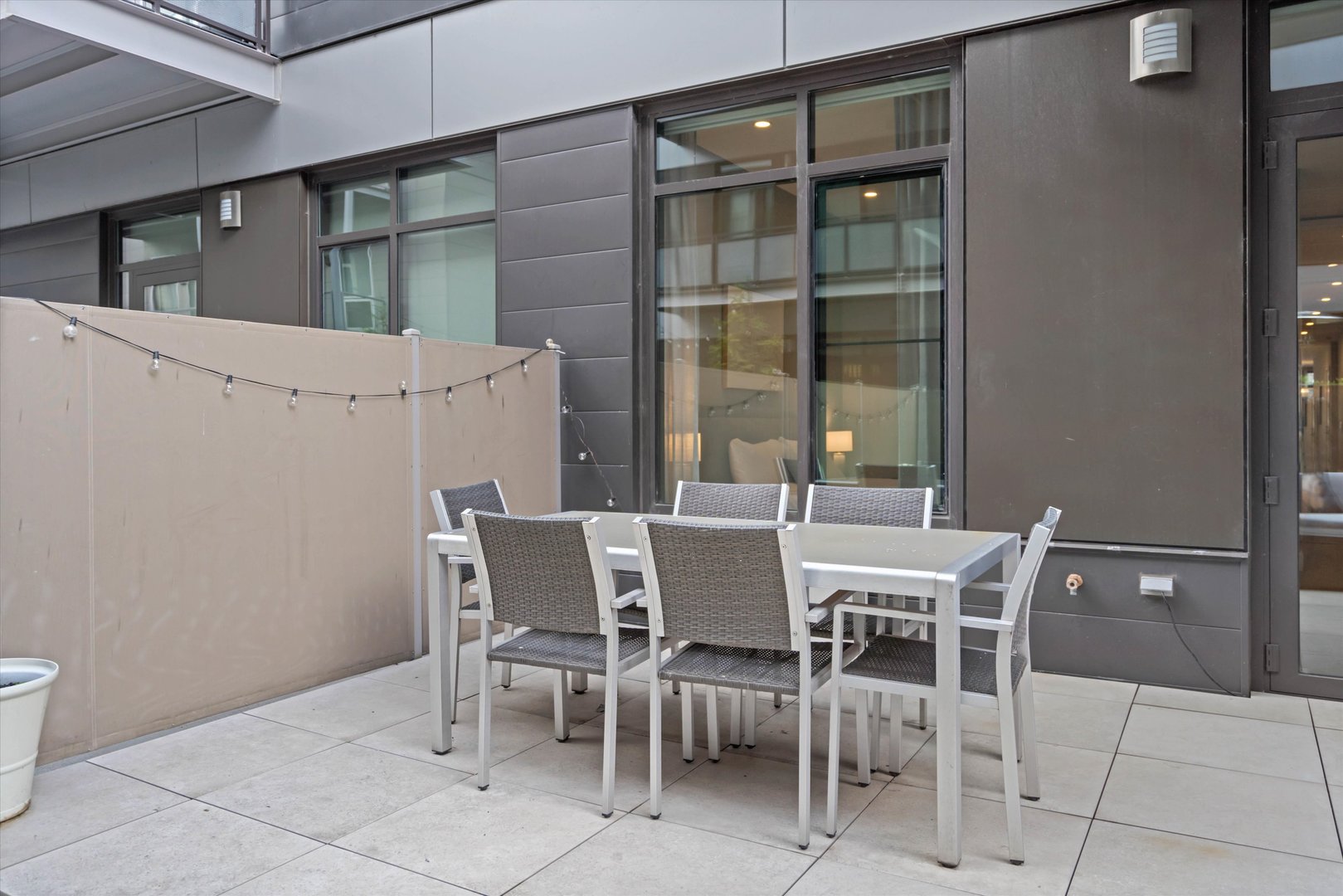 31 North Aberdeen Street, Unit 2S Chicago, IL 60607 - Photo 6 of 33 a view of an outdoor space with seating area
