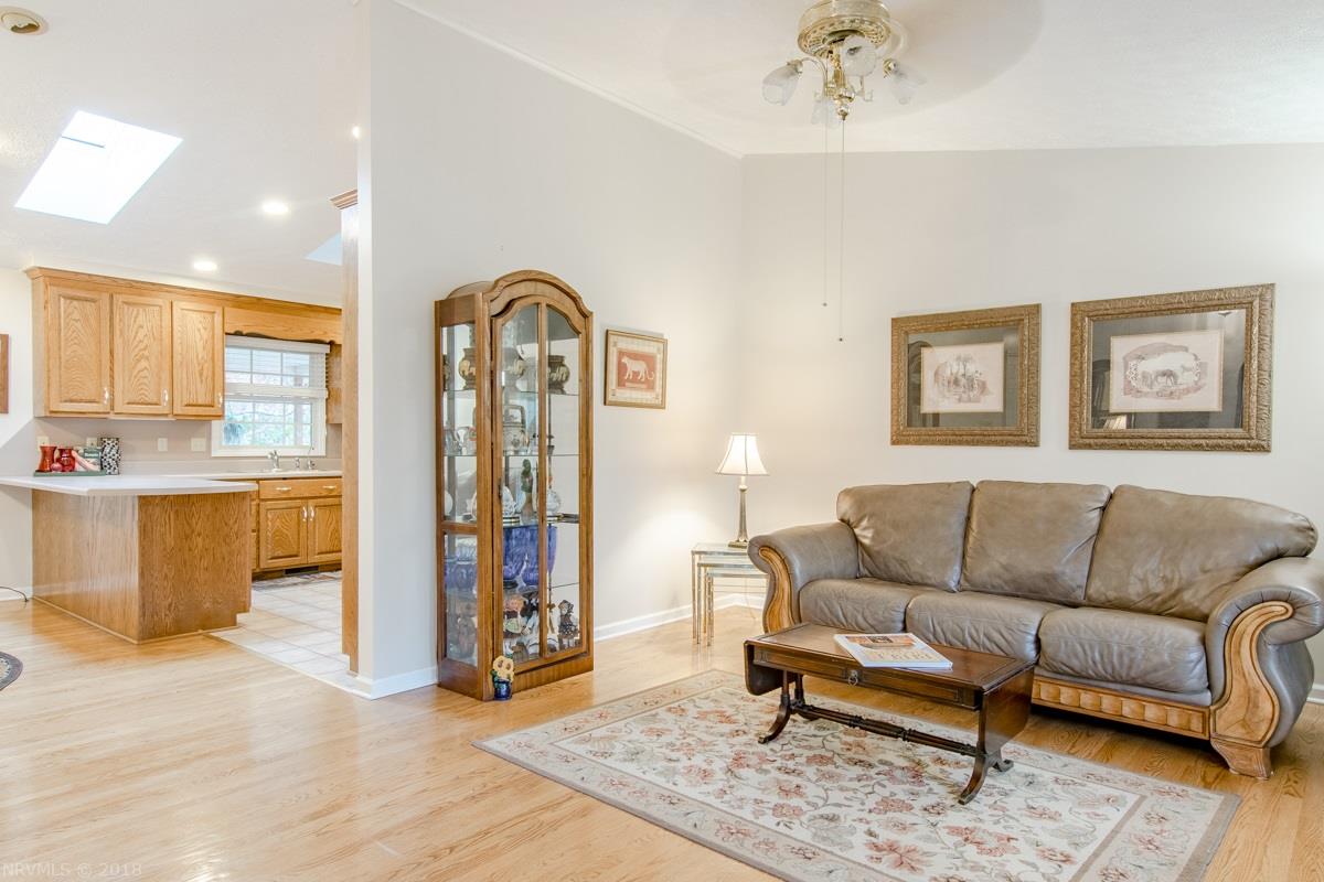 2321 Gate Road Christiansburg, VA 24073 - Photo 5 of 49 Gallery Image 5