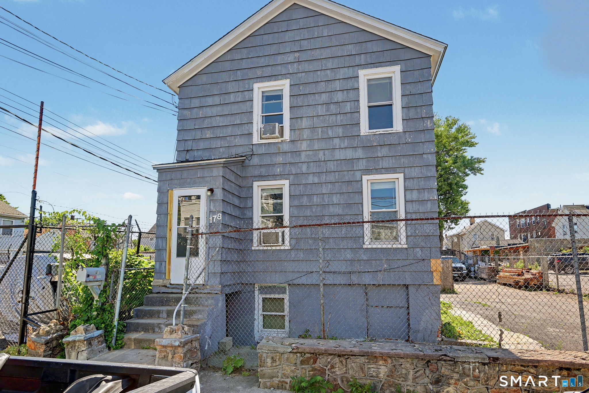 178 Linen Avenue Bridgeport, CT 06604 - Photo 1 of 29