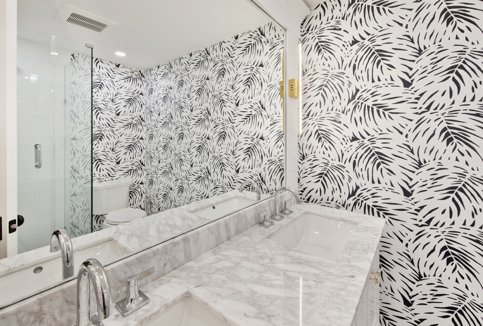 53 Pinehurst Road Edgartown, MA 02539 - Photo 24 of 26 a bathroom with a bathtub and shower