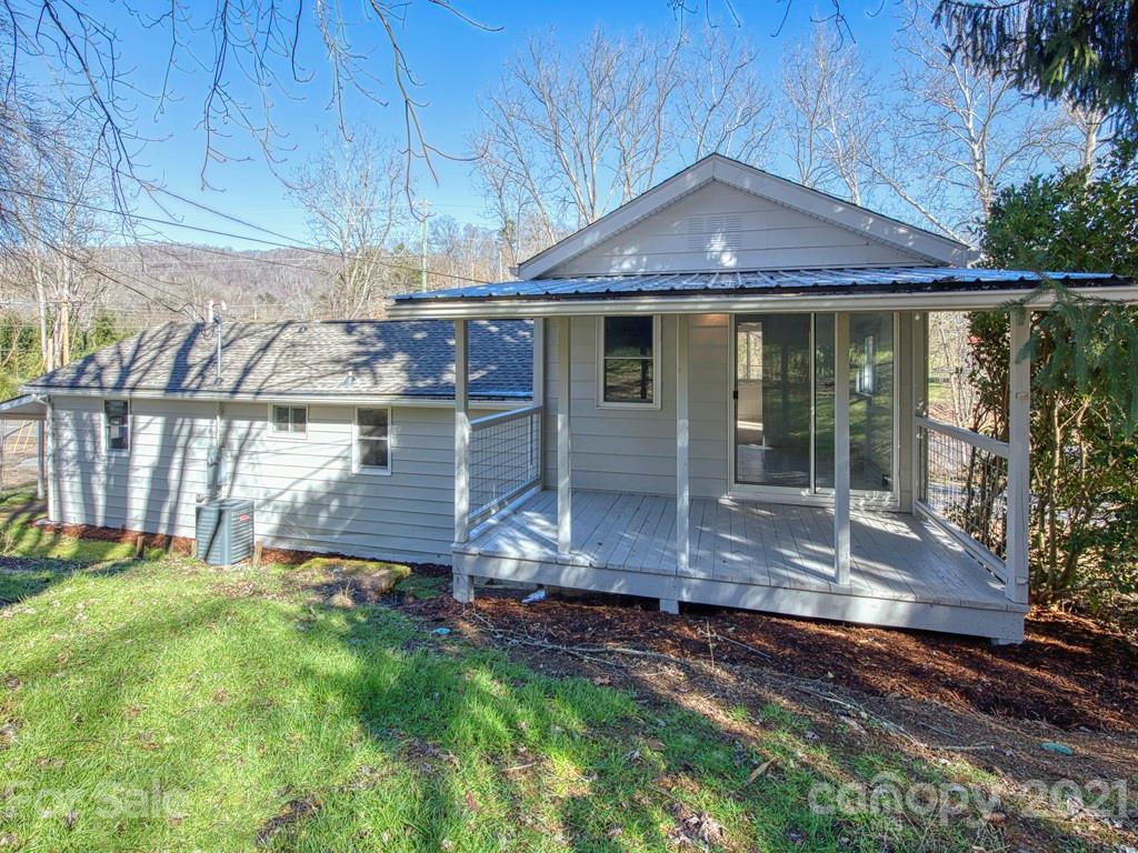 2524 Old Clyde Road Clyde, NC 28721 - Photo 8 of 30