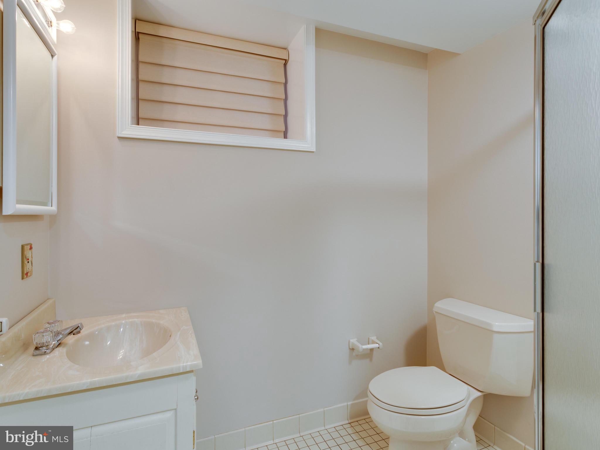5406 Springlake Way Baltimore, MD 21212 - Photo 25 of 30 Bath