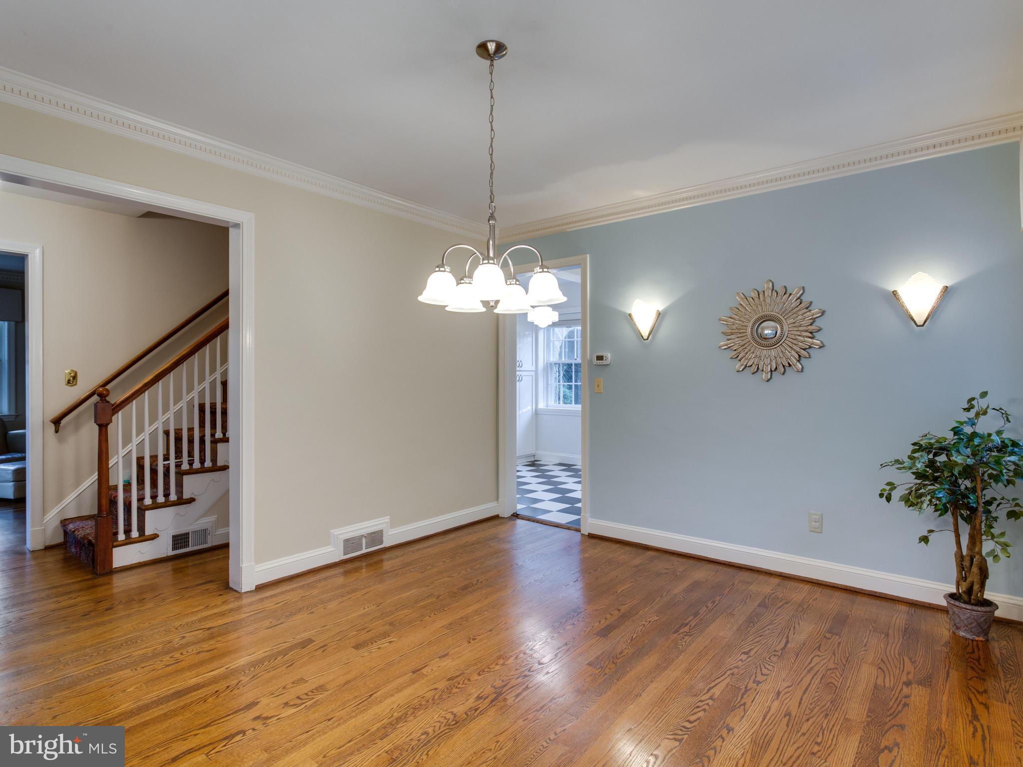 5406 Springlake Way Baltimore, MD 21212 - Photo 6 of 30 Dining Room