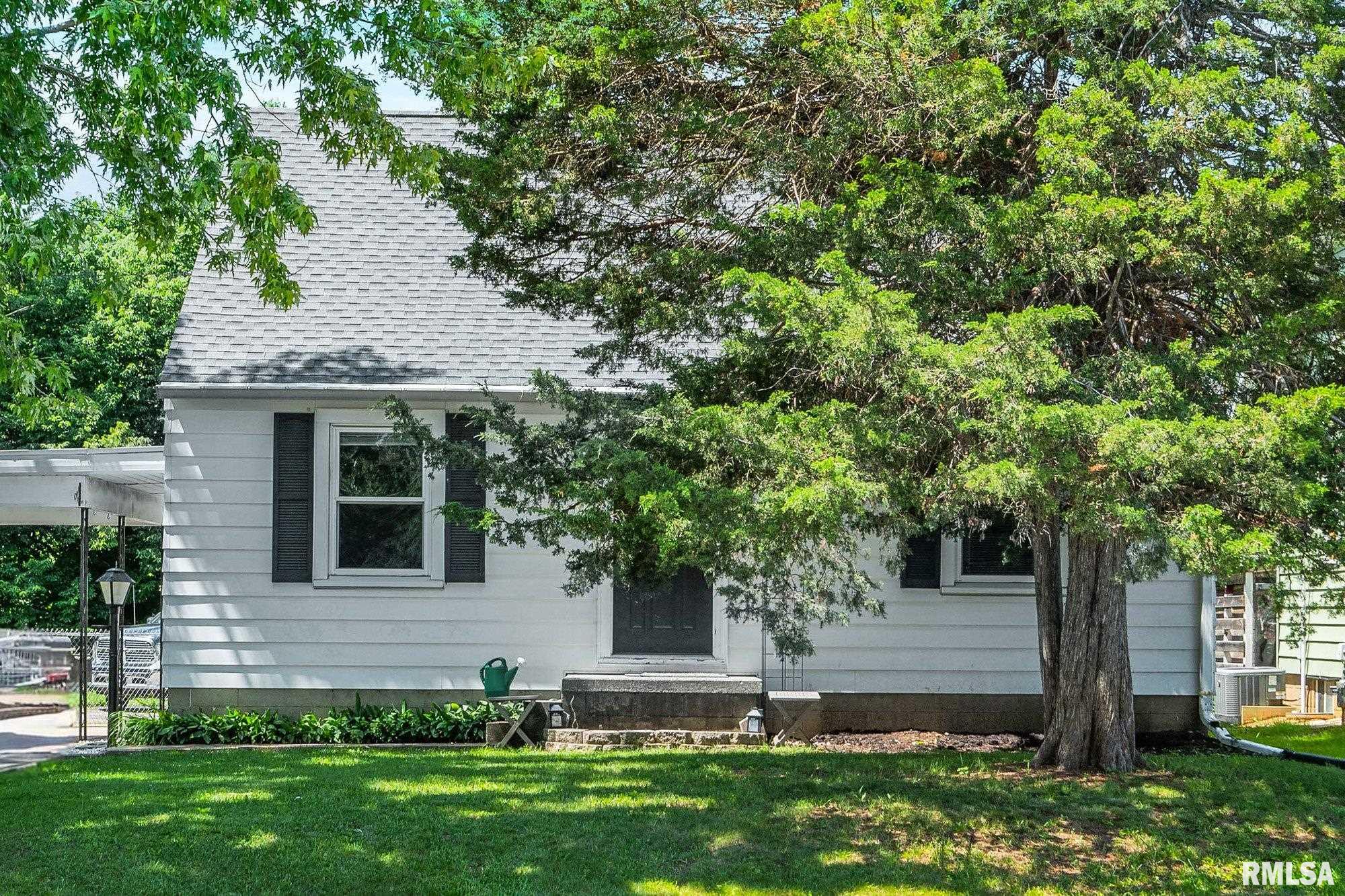 1004 Springfield Road East Peoria, IL 61611 - Photo 3 of 30