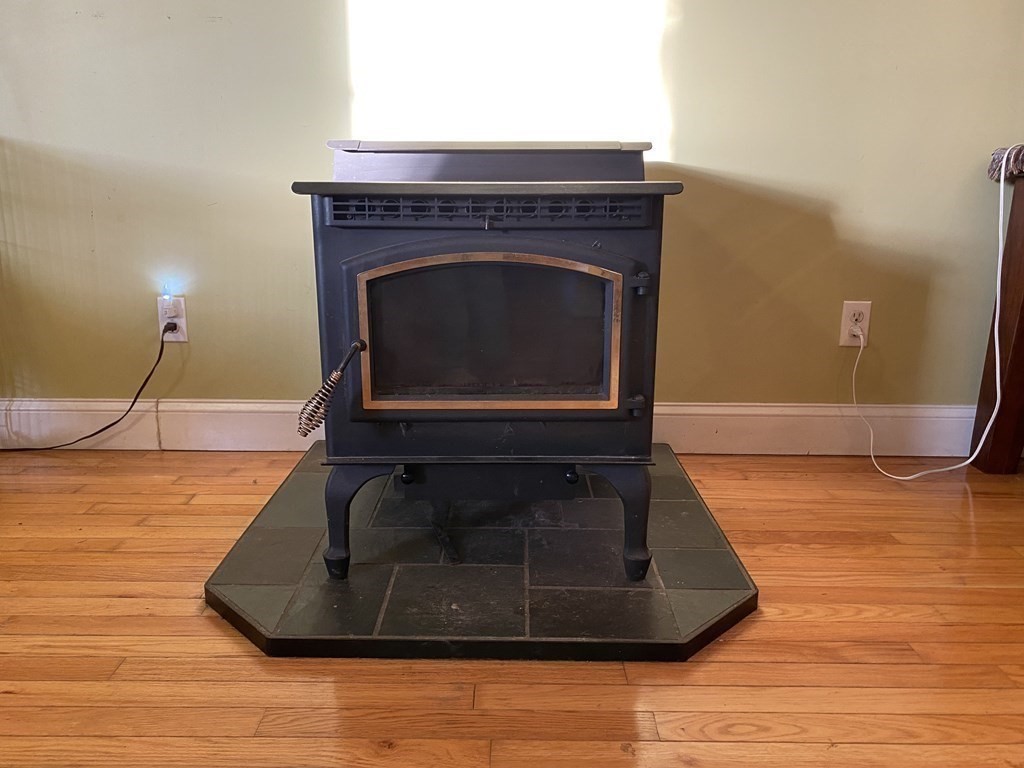 44 Dawson Road Worcester, MA 01602 - Photo 17 of 29 Gallery Image 17