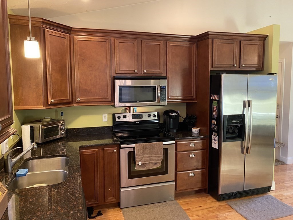 44 Dawson Road Worcester, MA 01602 - Photo 3 of 29 Gallery Image 3
