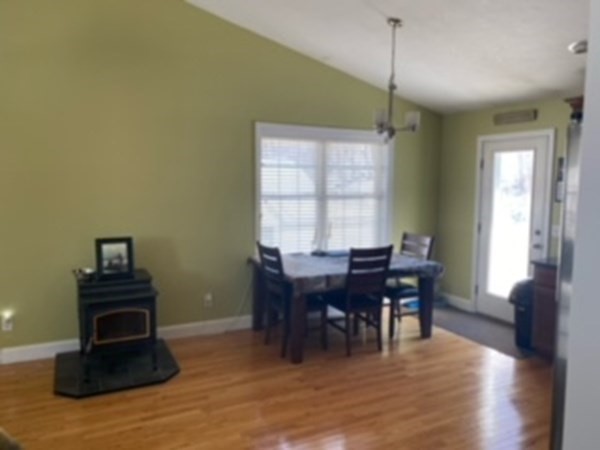 44 Dawson Road Worcester, MA 01602 - Photo 8 of 29 Gallery Image 8