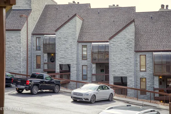 $385,000 | 1155 Upper Alpine Way, Unit 303, Gatlinburg, TN 37738