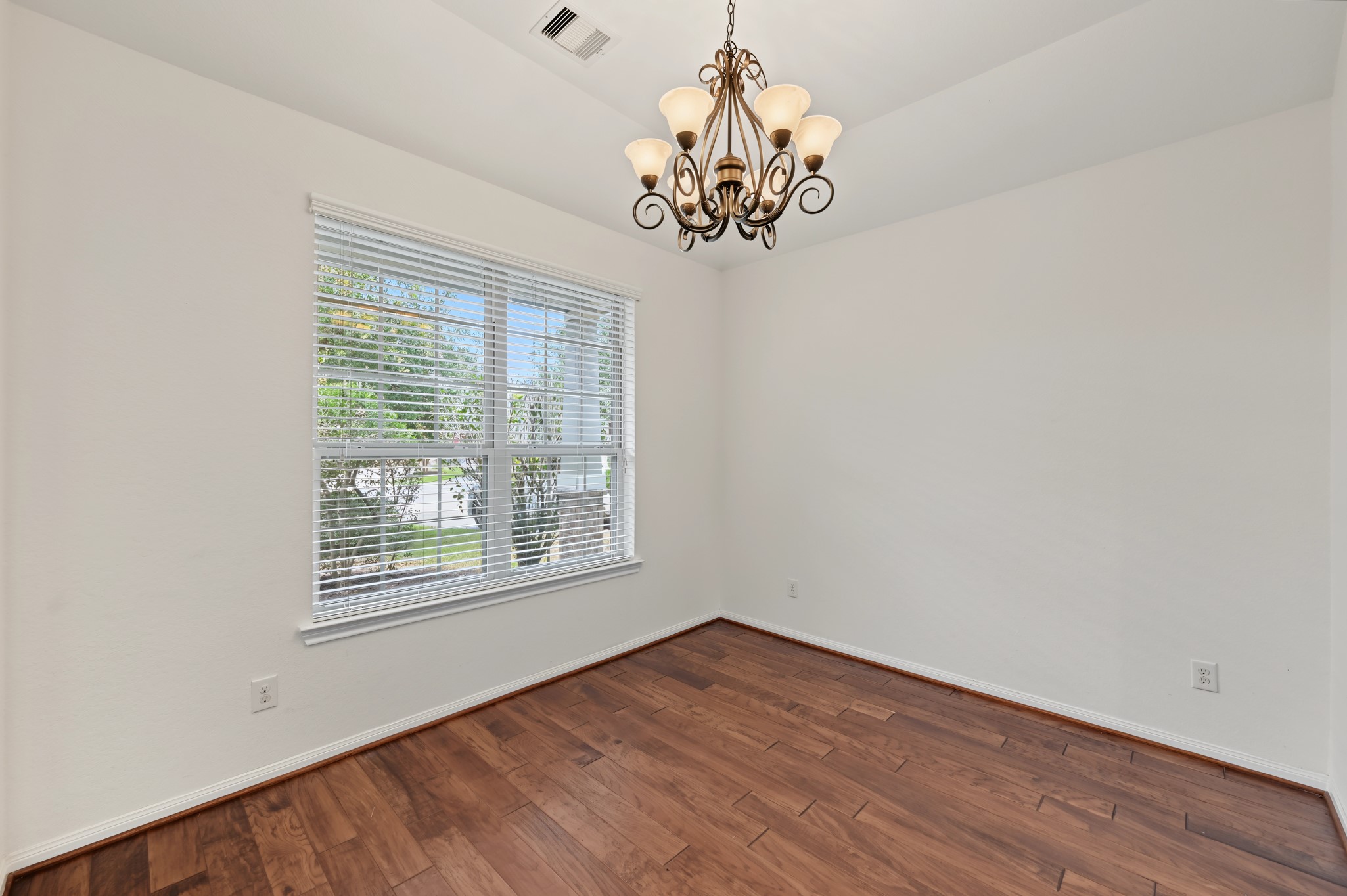 11 Sagamore Ridge Place Spring, TX 77389 - Photo 4 of 42 Gallery Image 4