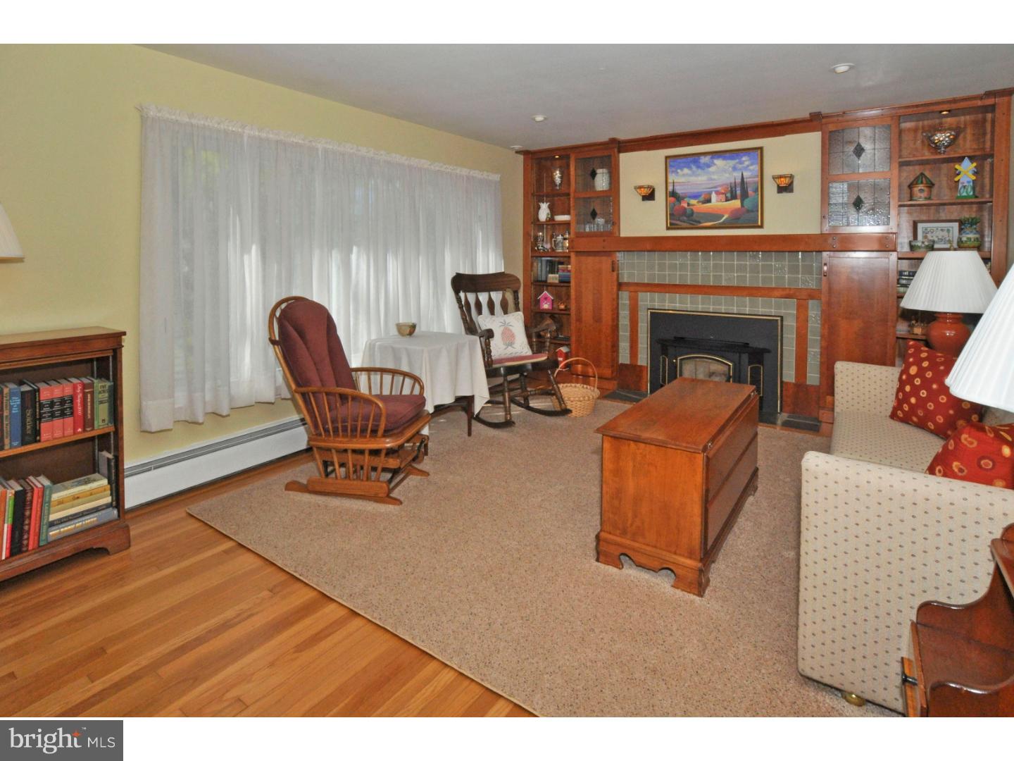 1139 Hagues Mill Road Ambler, PA 19002 - Photo 3 of 25 Living Room