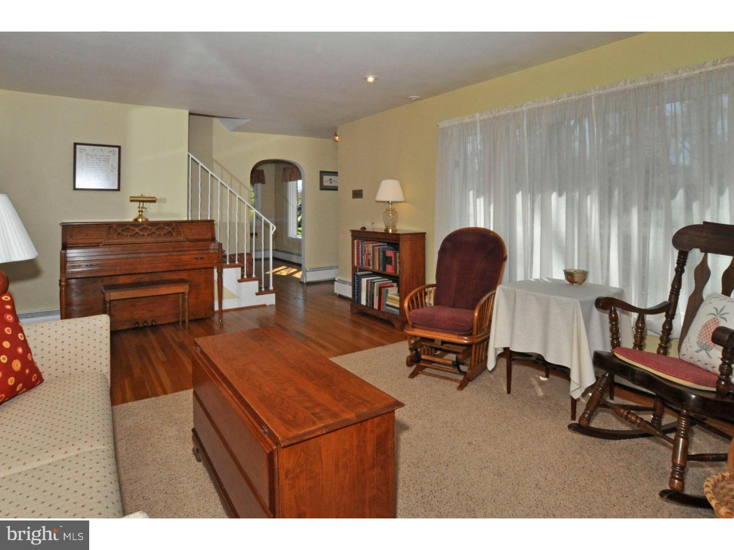 1139 Hagues Mill Road Ambler, PA 19002 - Photo 6 of 25 Living Room