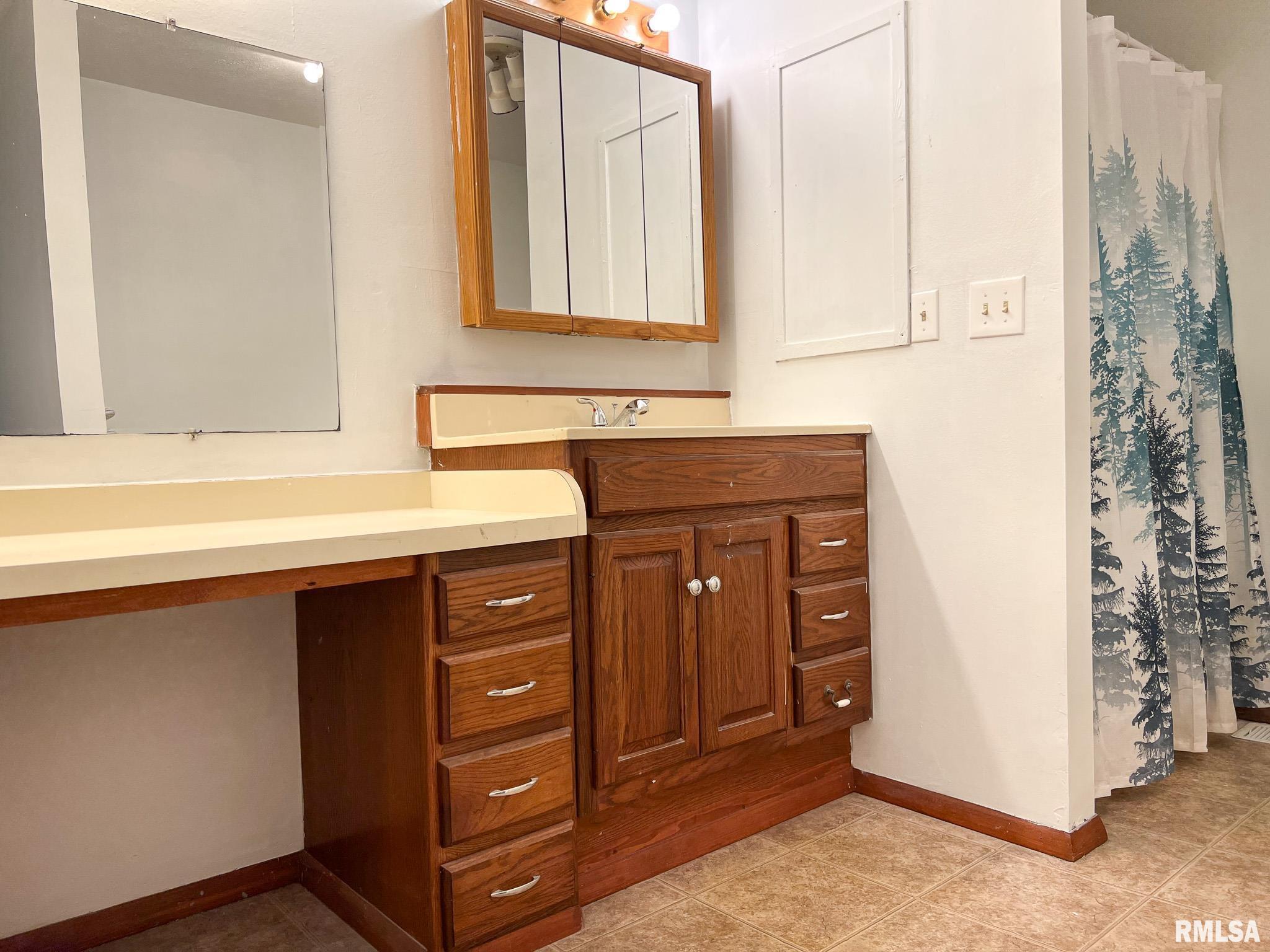 808 West 3rd Street Delavan, IL 61734 - Photo 14 of 28 Gallery Image 14