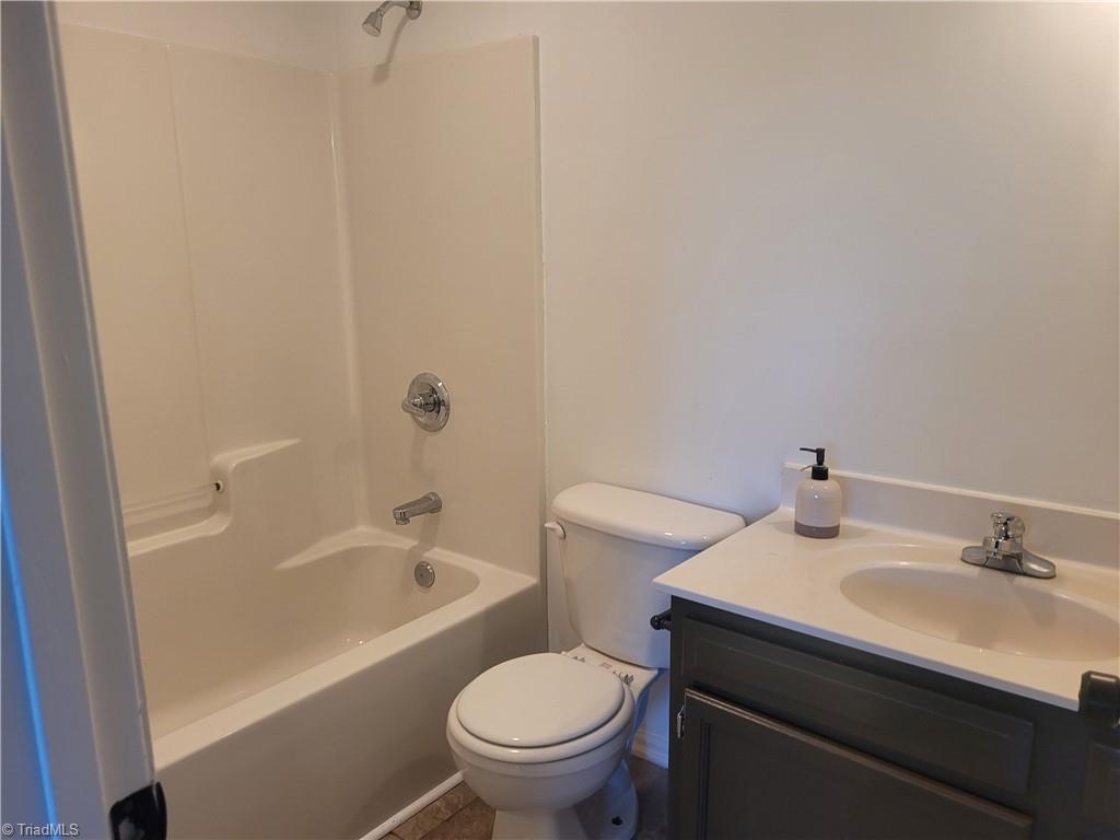 8 Leaf Ridge Court Thomasville, NC 27360 - Photo 16 of 26