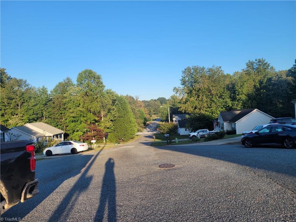 8 Leaf Ridge Court Thomasville, NC 27360 - Photo 25 of 26