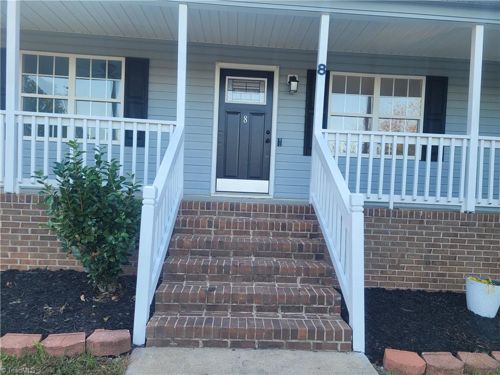 8 Leaf Ridge Court Thomasville, NC 27360 - Photo 3 of 26