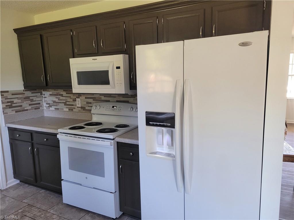 8 Leaf Ridge Court Thomasville, NC 27360 - Photo 8 of 26