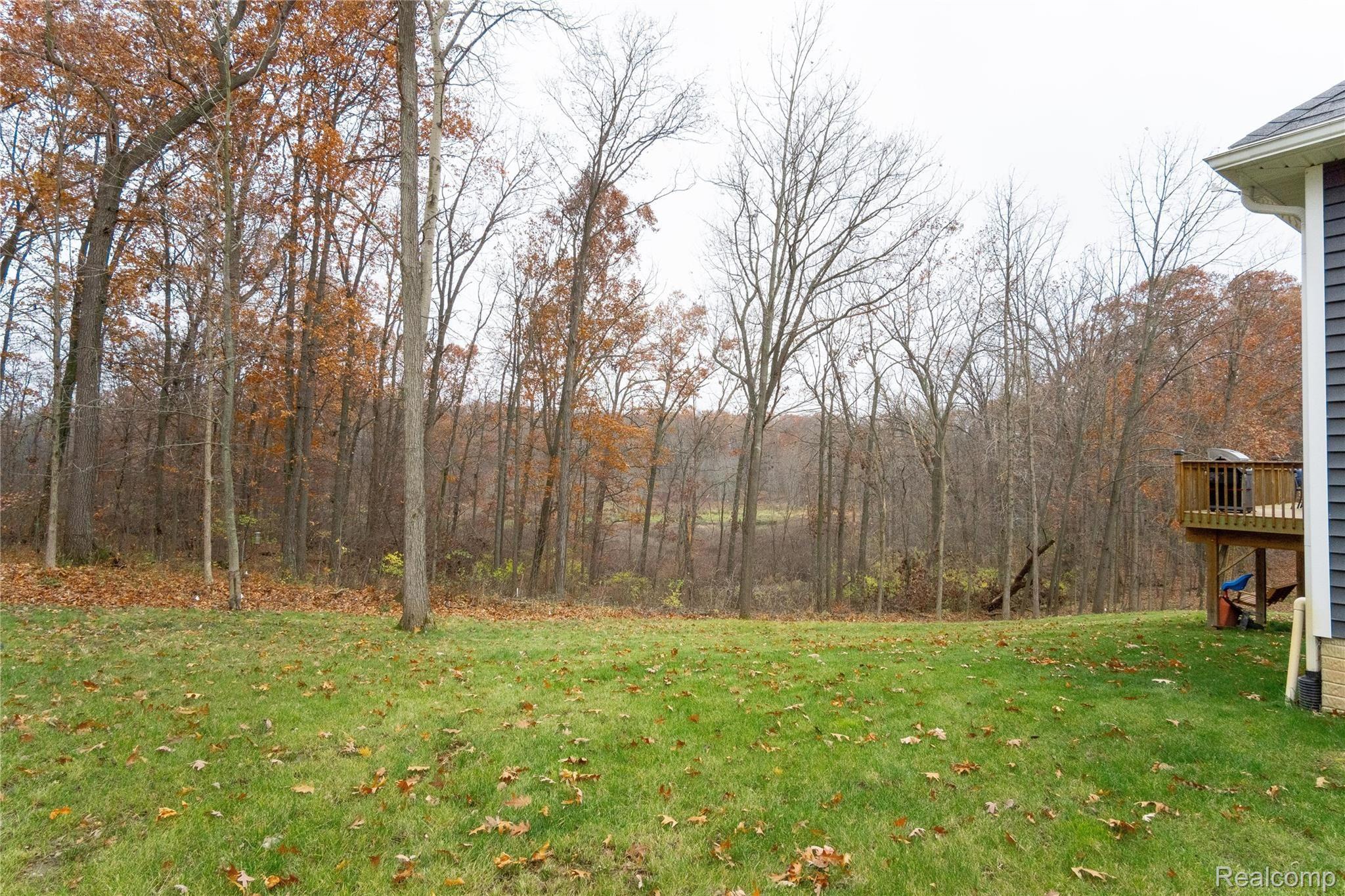 1069 Sugar Maple Court Fenton, MI 48430 - Photo 32 of 32 Exteriors (11 of 11).jpg