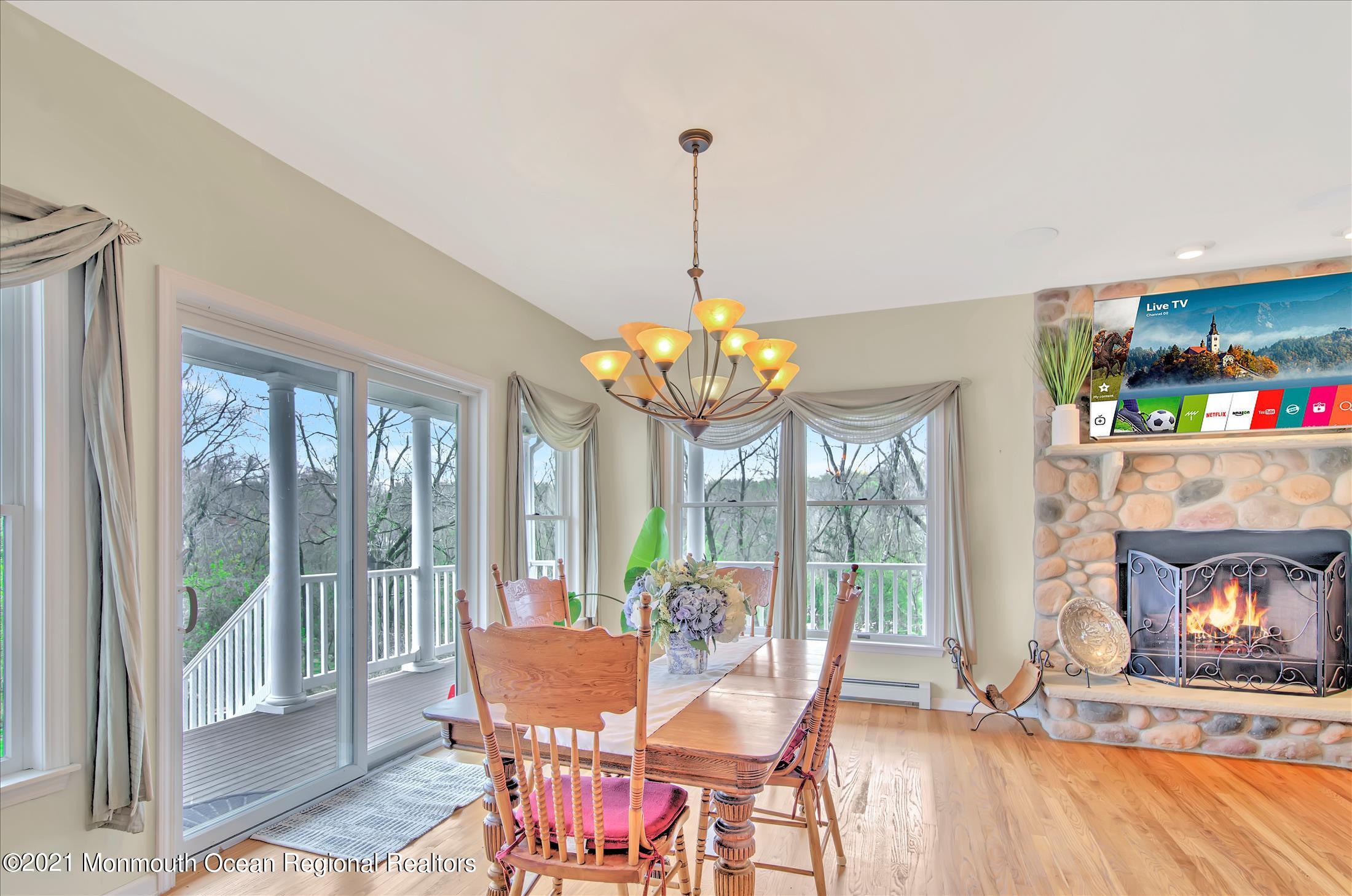 277 Province Line Road Allentown, NJ 08501 - Photo 11 of 37 DINING ROOM 2 PROVINCE
