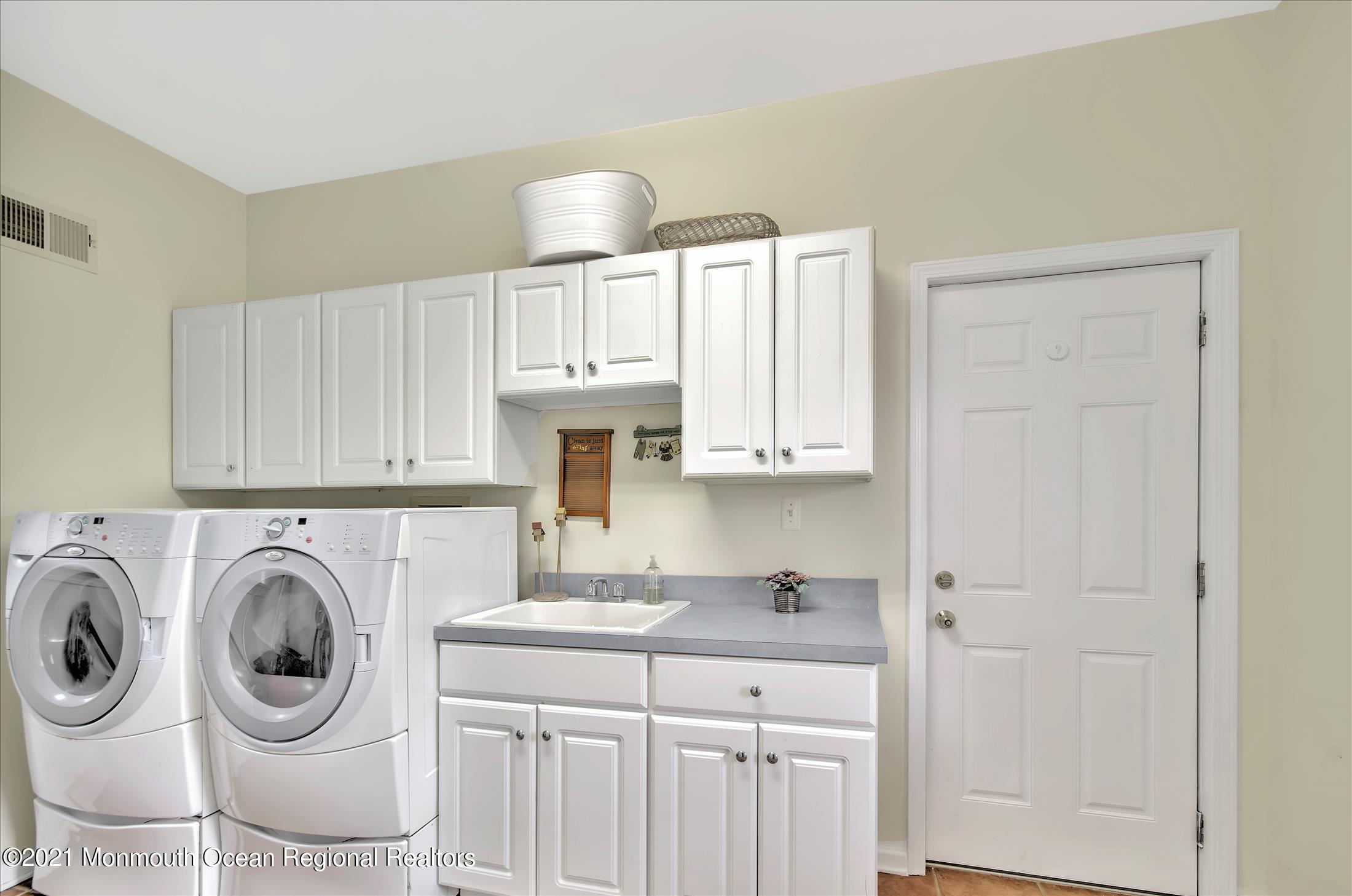277 Province Line Road Allentown, NJ 08501 - Photo 19 of 37 LAUNDRY ROOM PROVINCE