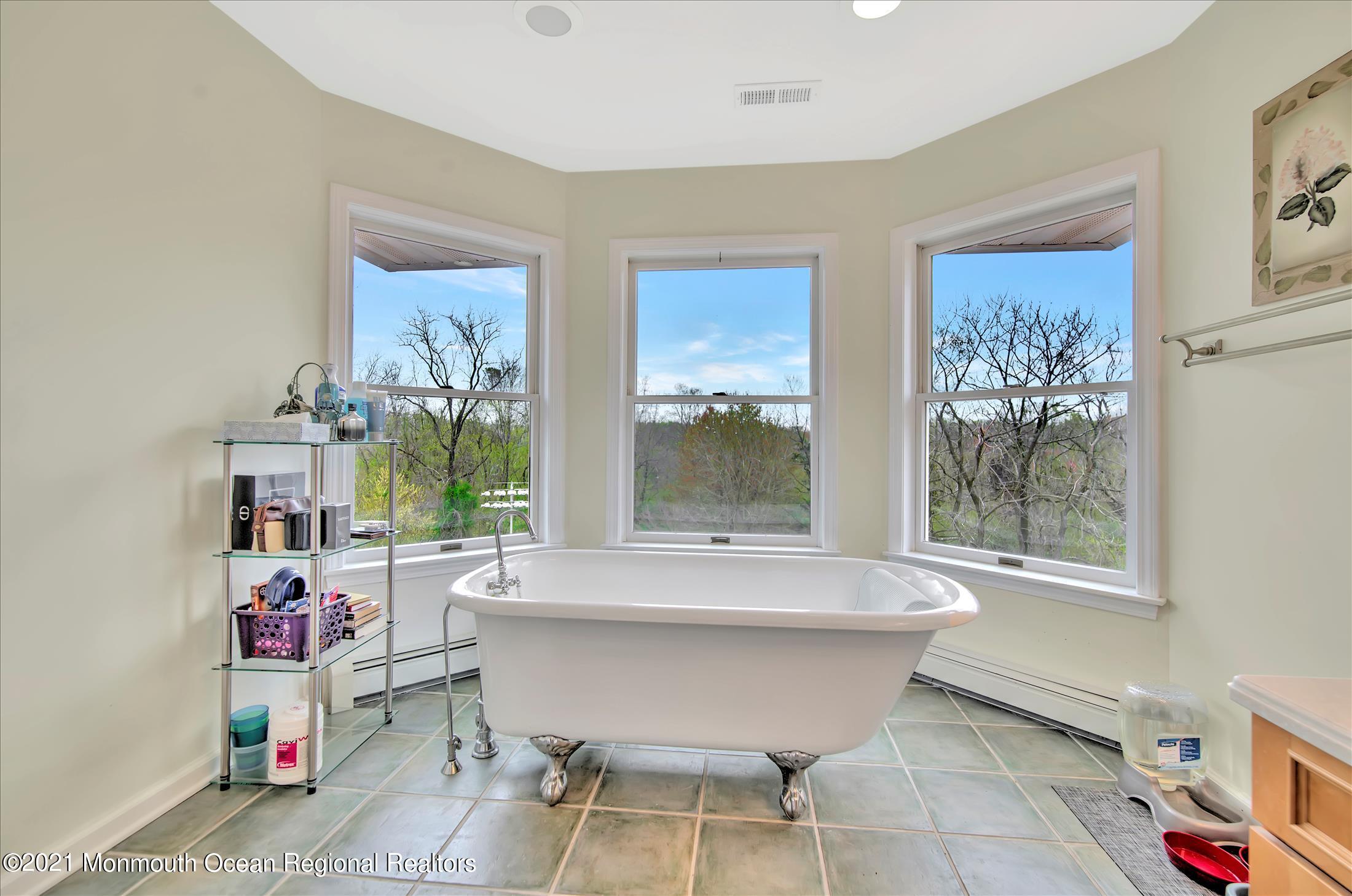277 Province Line Road Allentown, NJ 08501 - Photo 22 of 37 MASTER BATHROOM 1 PROVINCE