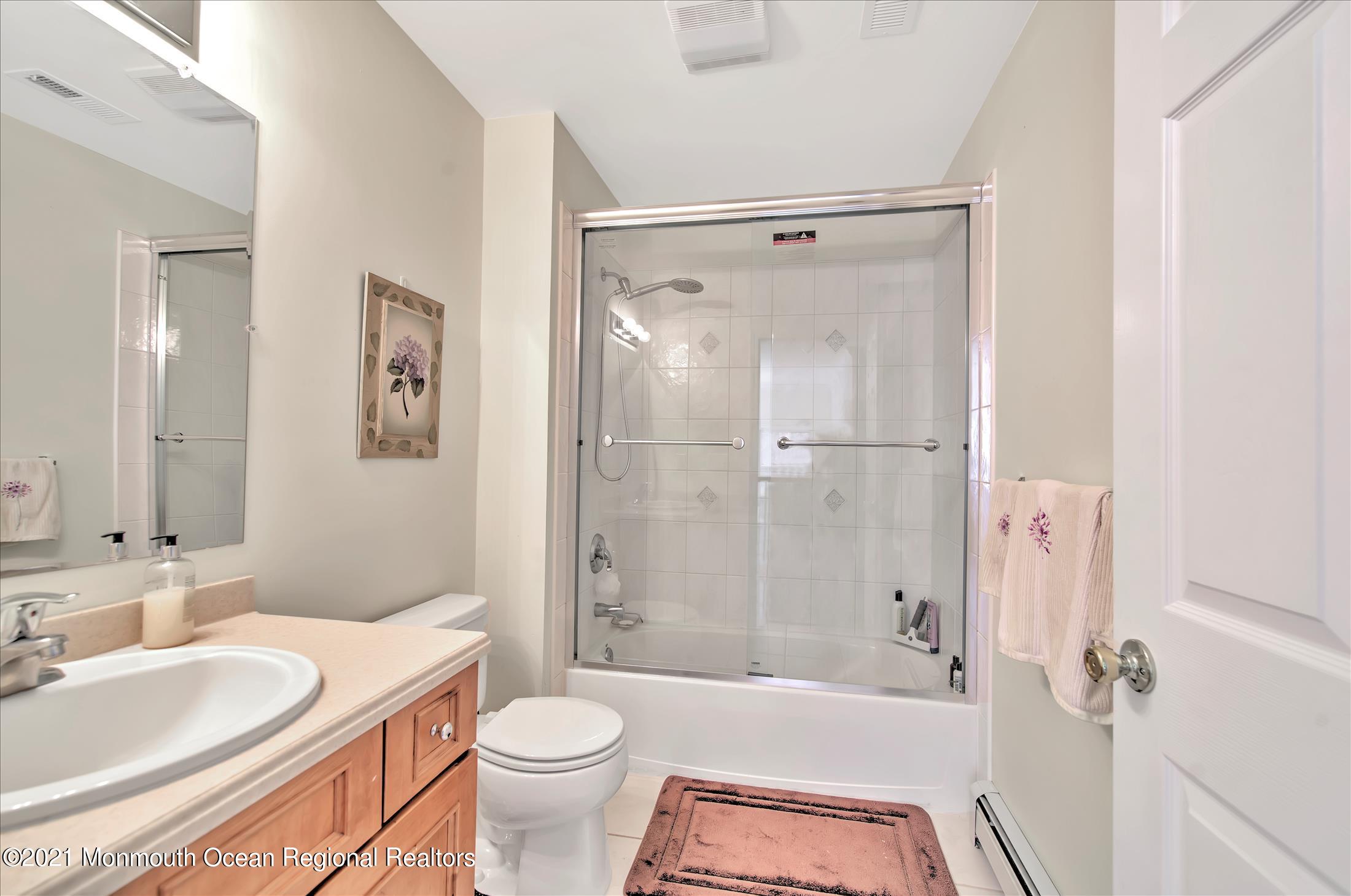 277 Province Line Road Allentown, NJ 08501 - Photo 26 of 37 BATHROOM 3 PROVINCE