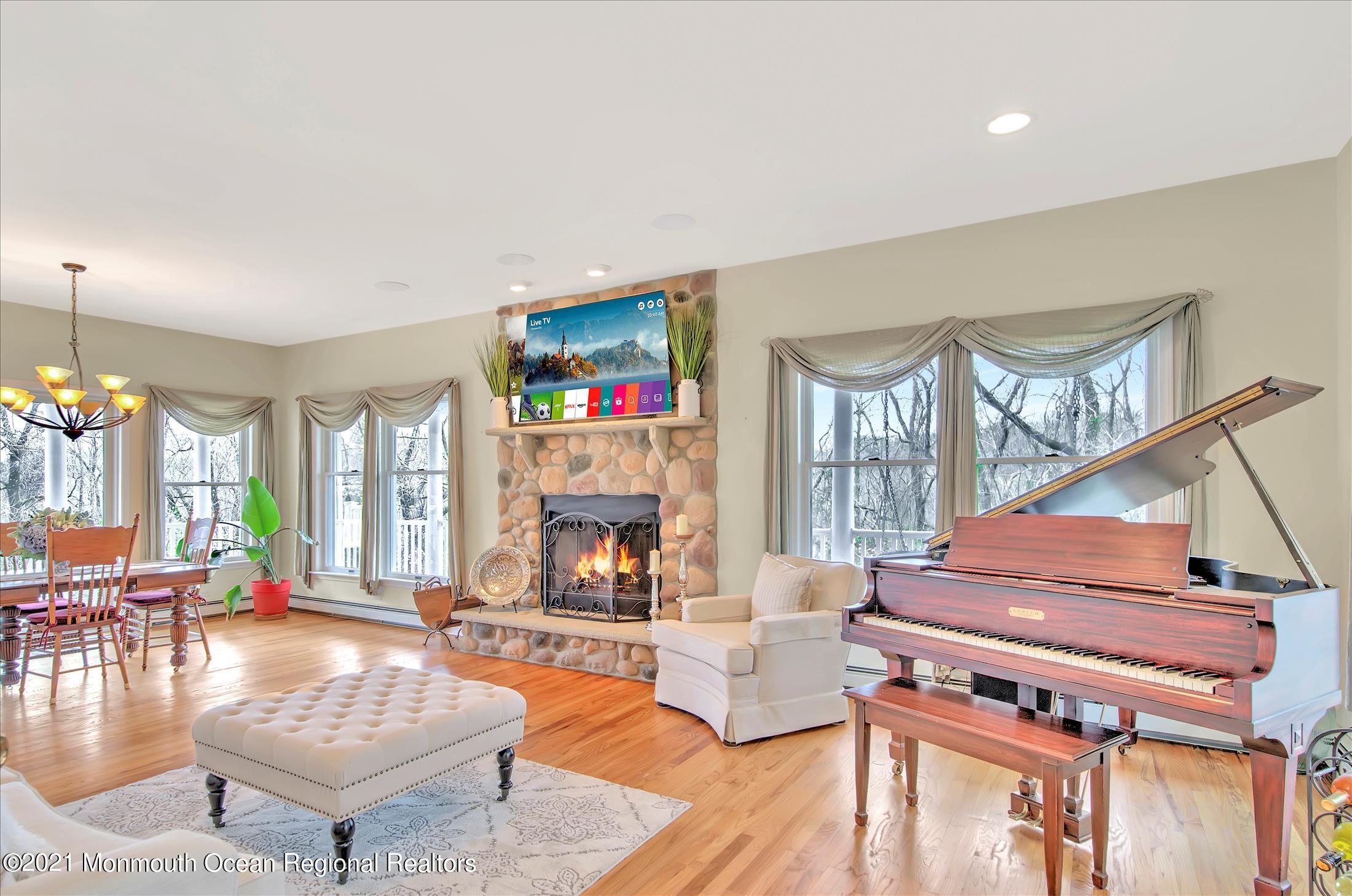 277 Province Line Road Allentown, NJ 08501 - Photo 7 of 37 LIVING ROOM 1 PROVINCE