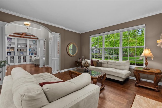 414 Morgan Lane Fox River Grove, IL 60021 - Photo 11 of 33