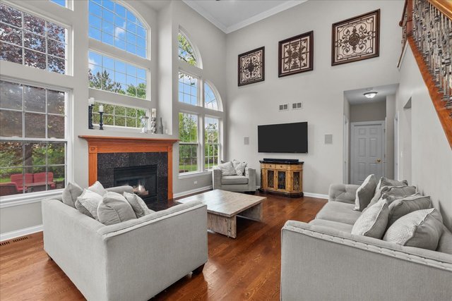 414 Morgan Lane Fox River Grove, IL 60021 - Photo 8 of 33