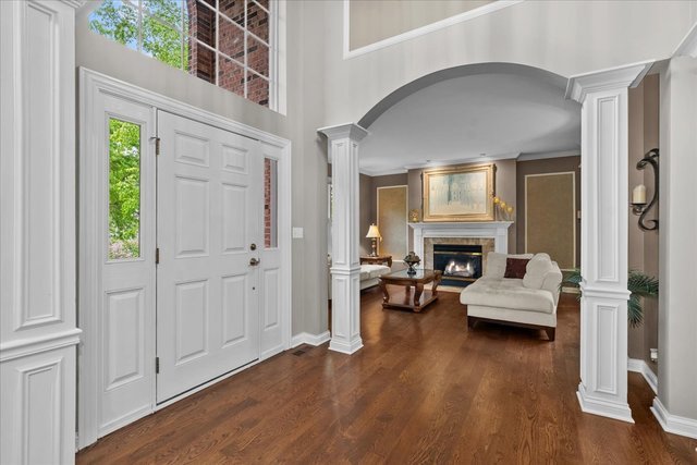 414 Morgan Lane Fox River Grove, IL 60021 - Photo 9 of 33