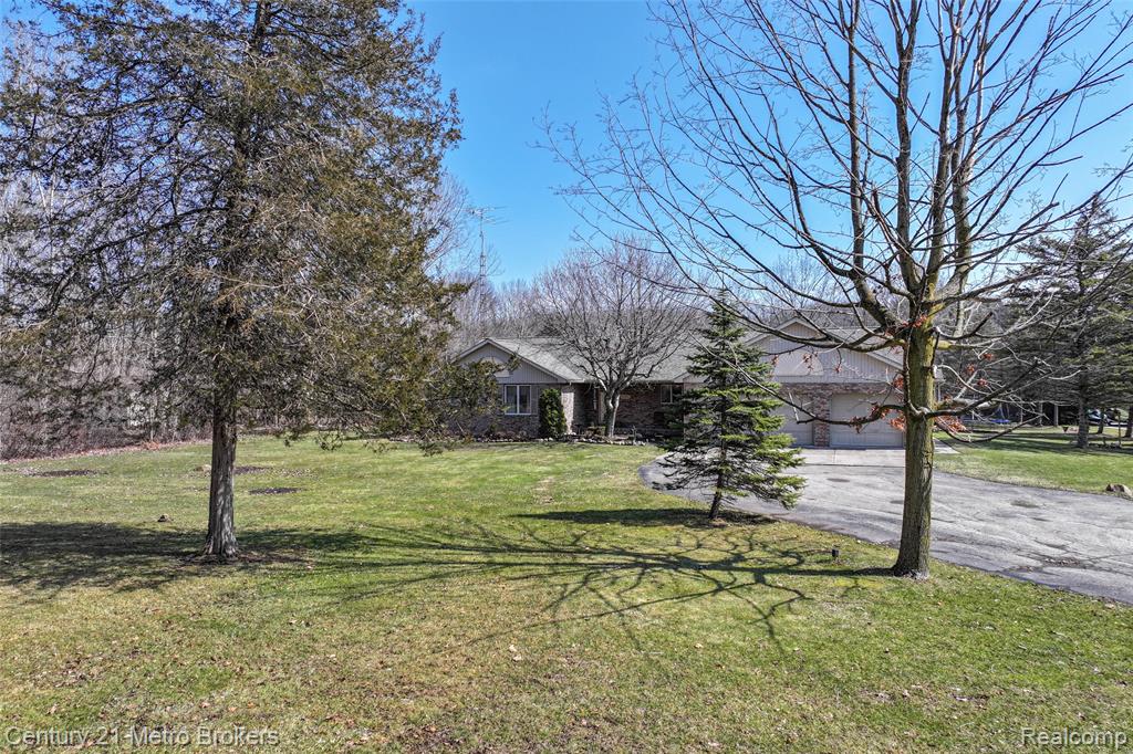 5464 North Seymour Road Flushing, MI 48433 - Photo 8 of 59