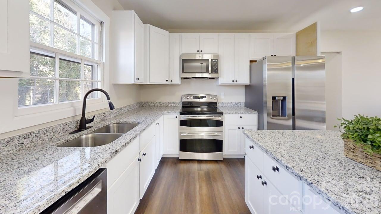 2507 Suffolk Avenue High Point, NC 27265 - Photo 15 of 41