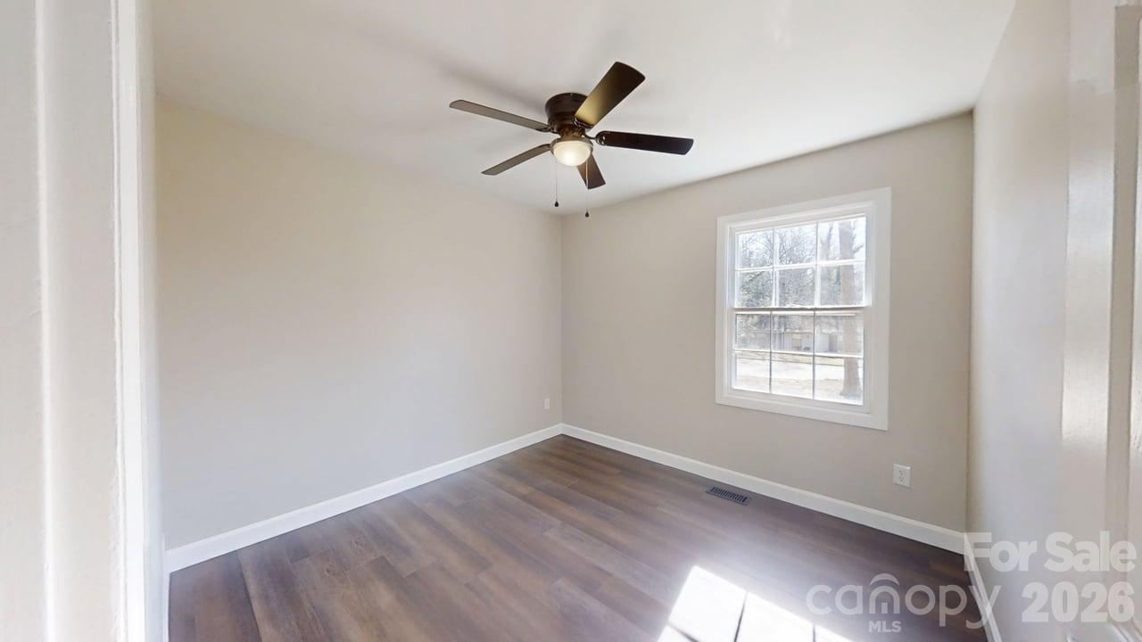 2507 Suffolk Avenue High Point, NC 27265 - Photo 26 of 41