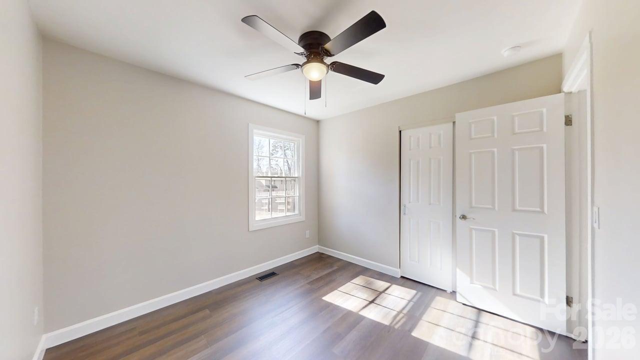 2507 Suffolk Avenue High Point, NC 27265 - Photo 27 of 41