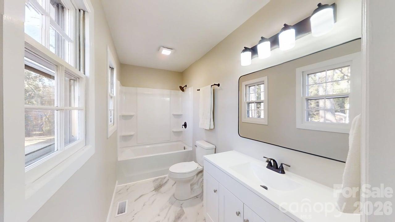 2507 Suffolk Avenue High Point, NC 27265 - Photo 32 of 41