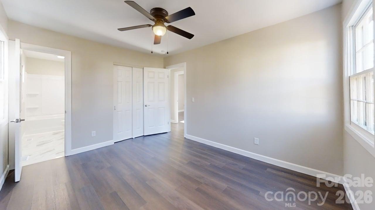 2507 Suffolk Avenue High Point, NC 27265 - Photo 36 of 41