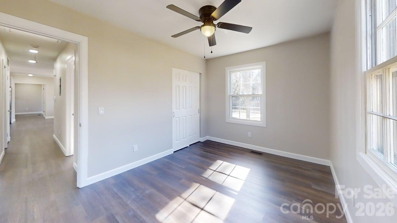 2507 Suffolk Avenue High Point, NC 27265 - Photo 39 of 41