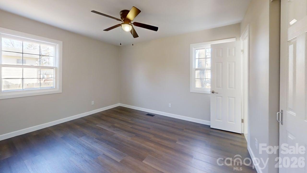 2507 Suffolk Avenue High Point, NC 27265 - Photo 40 of 41
