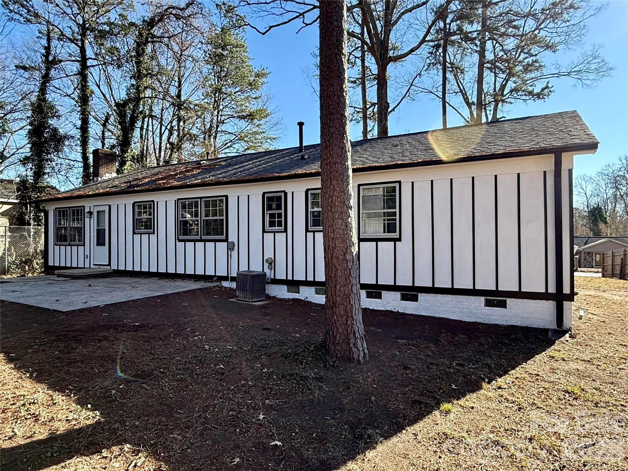 2507 Suffolk Avenue High Point, NC 27265 - Photo 4 of 41