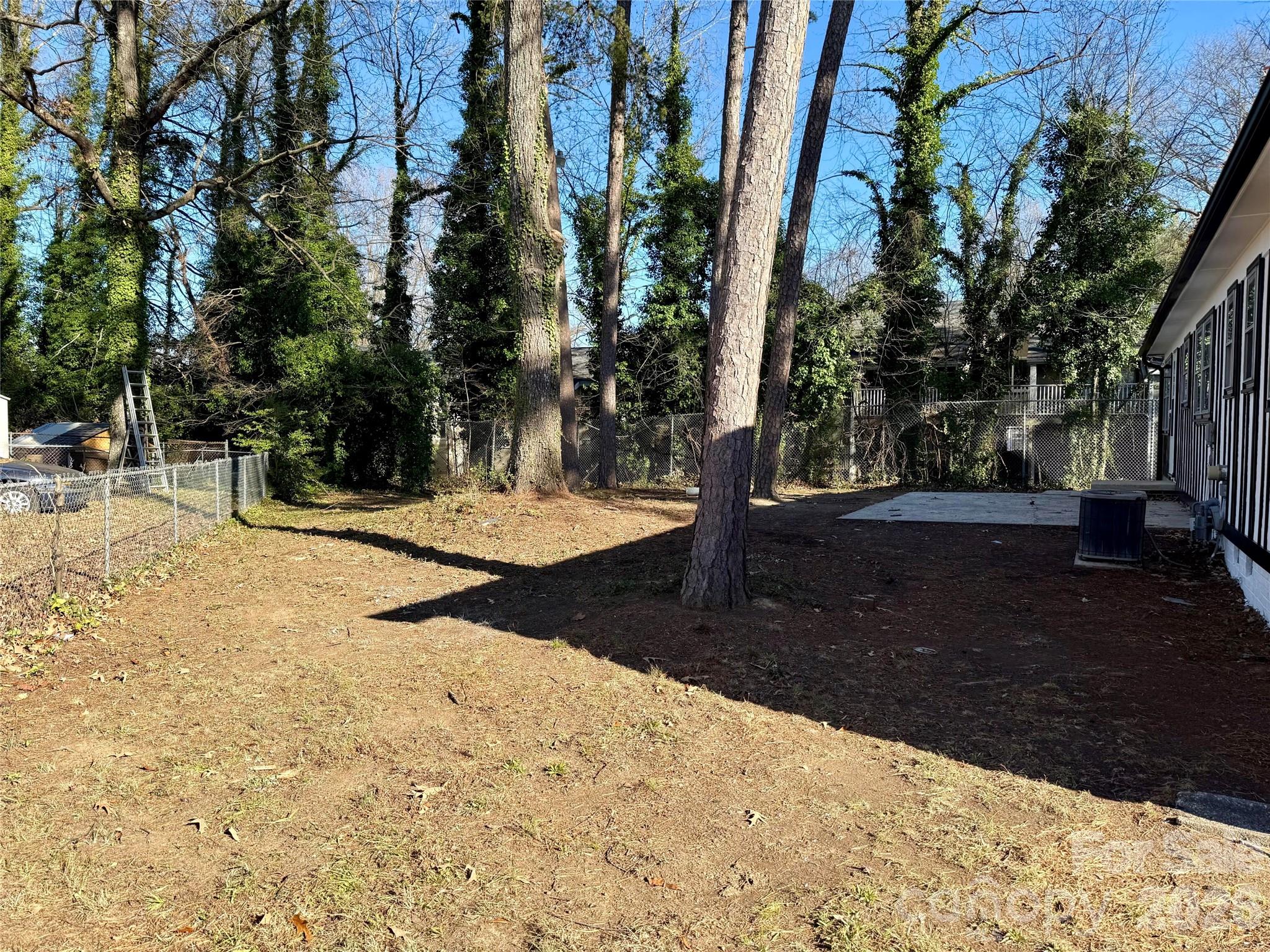 2507 Suffolk Avenue High Point, NC 27265 - Photo 5 of 41
