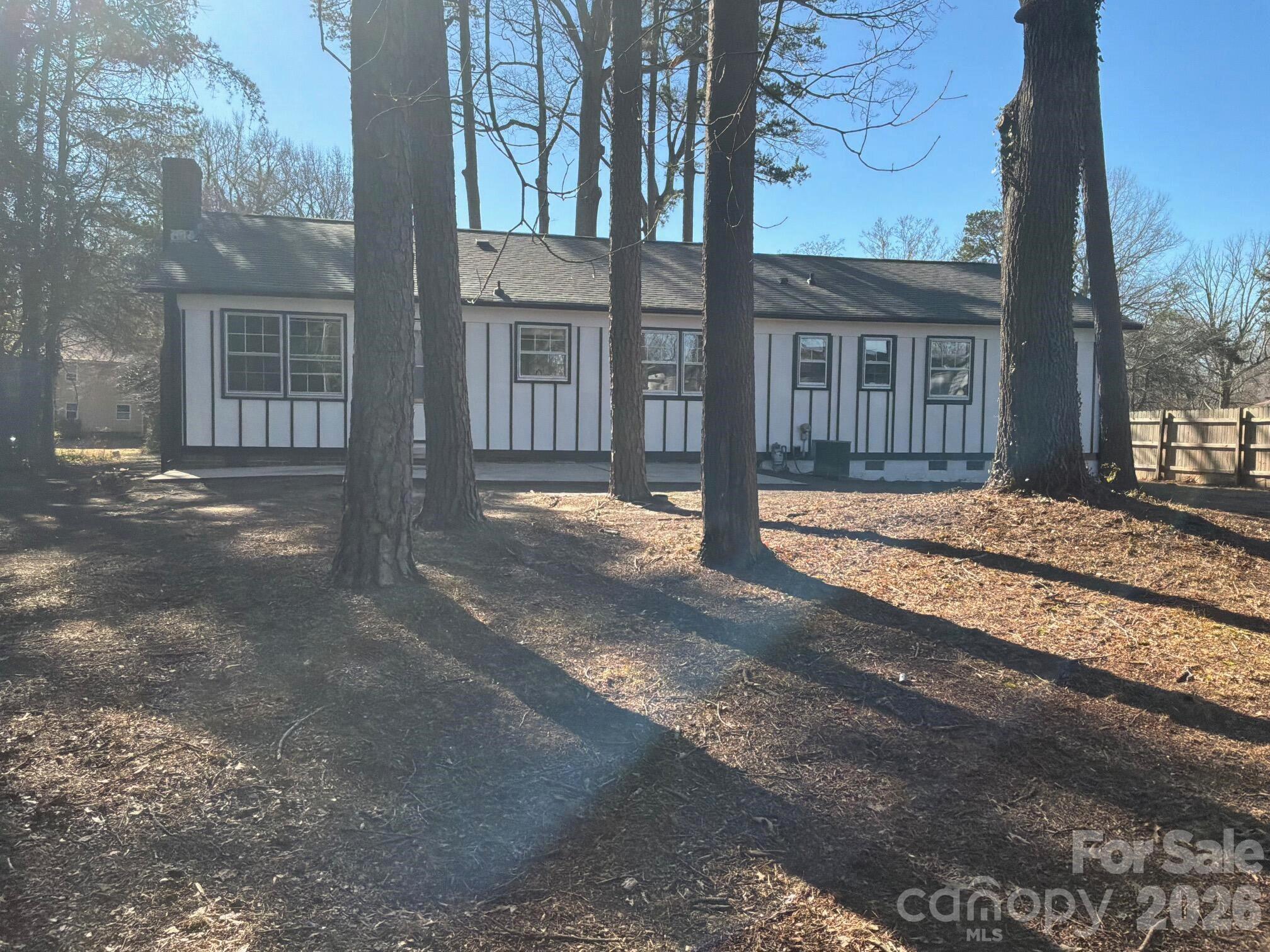 2507 Suffolk Avenue High Point, NC 27265 - Photo 6 of 41
