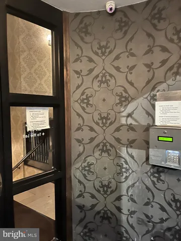 a picture of a bathroom