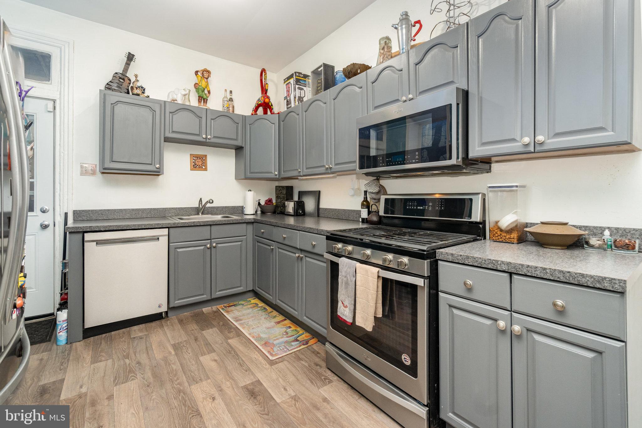 215 Muench Street Harrisburg, PA 17102 - Photo 12 of 34