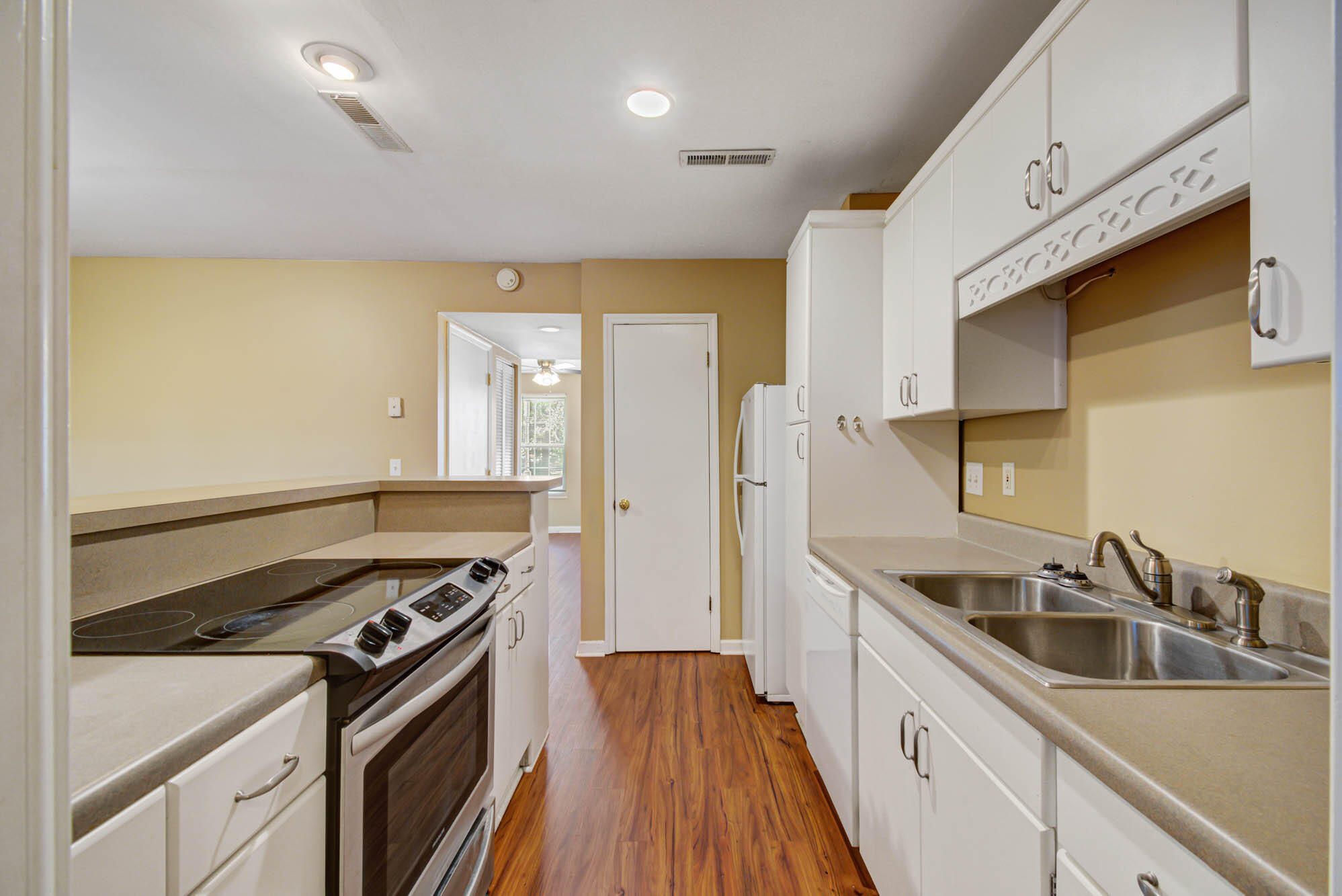 2318 Applebee Way Charleston, SC 29414 - Photo 8 of 22 10