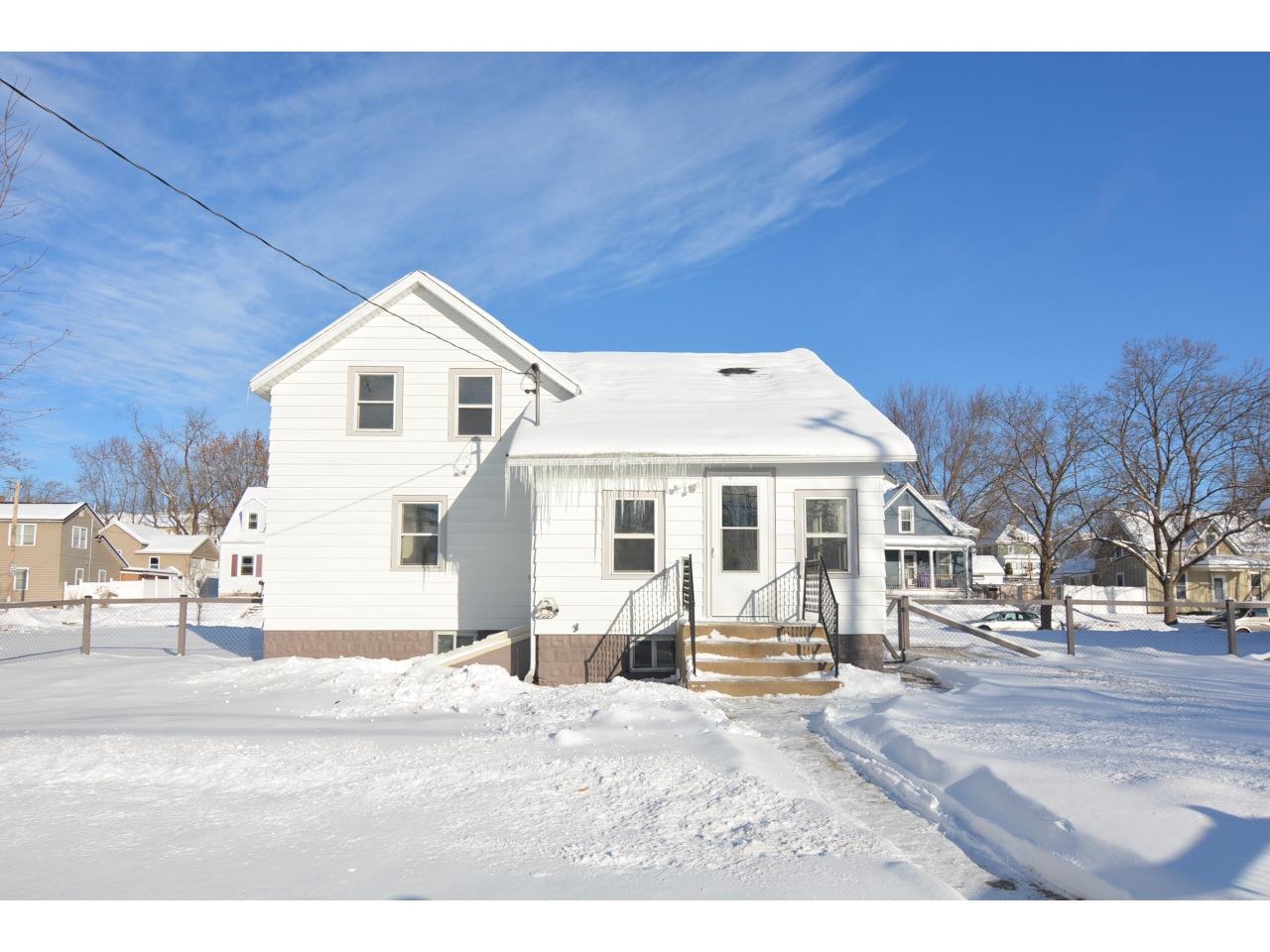 710 West Conant Street Portage, WI 53901 - Photo 3 of 20